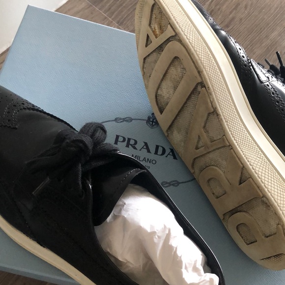 Prada Black leather shoes size 7 very good condition - Picture 4 of 4